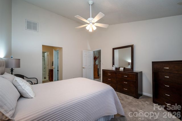 131 Ewarts Pond Road, Hendersonville, NC 28739