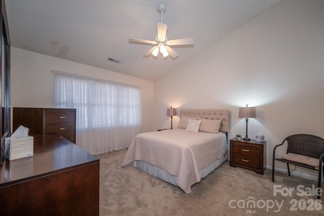 131 Ewarts Pond Road, Hendersonville, NC 28739