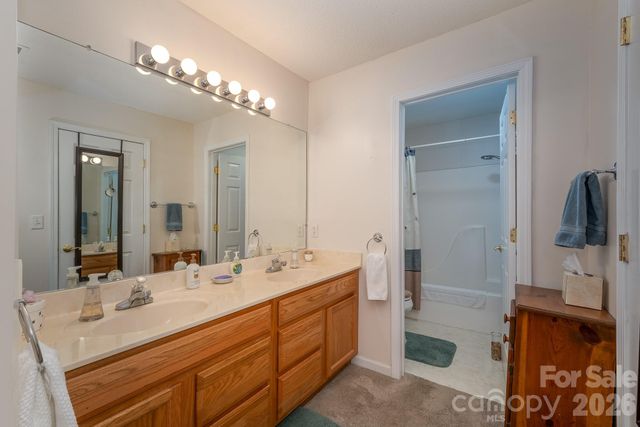 131 Ewarts Pond Road, Hendersonville, NC 28739