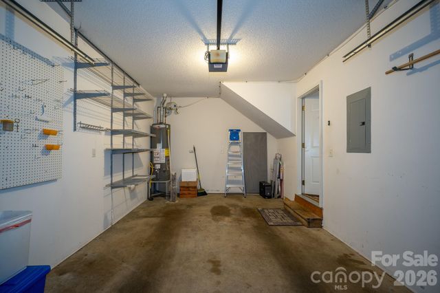 131 Ewarts Pond Road, Hendersonville, NC 28739