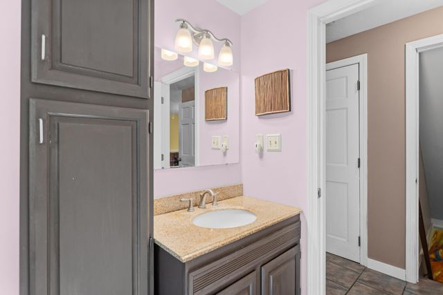 70 South Bow Road, Hooksett, NH 03106