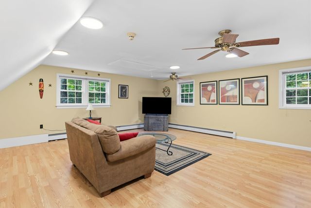 70 South Bow Road, Hooksett, NH 03106