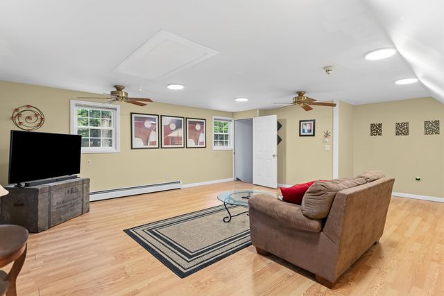 70 South Bow Road, Hooksett, NH 03106