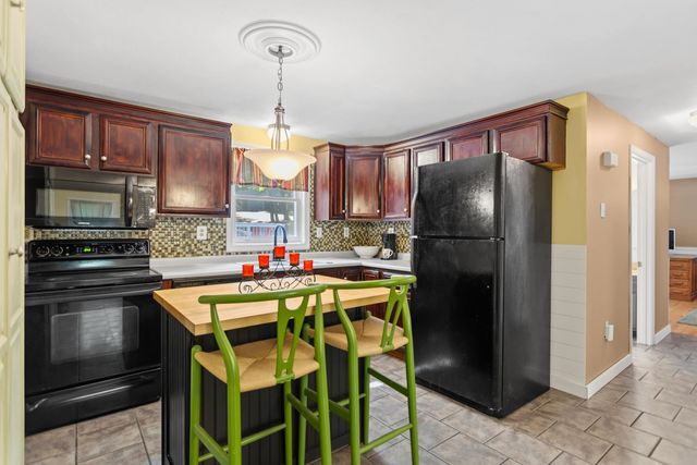 70 South Bow Road, Hooksett, NH 03106