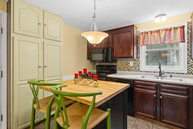 70 South Bow Road, Hooksett, NH 03106