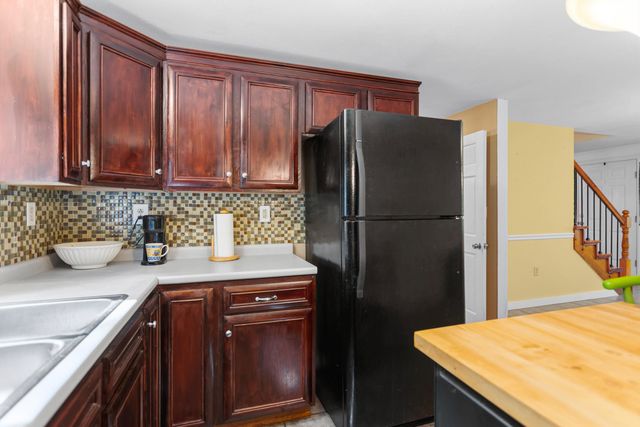 70 South Bow Road, Hooksett, NH 03106