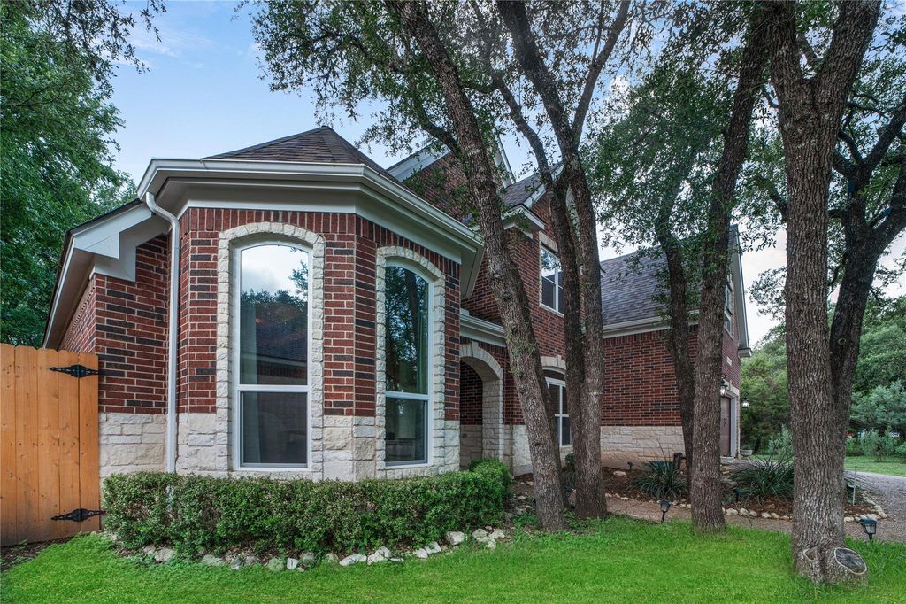 103 Sierra Ridge DR, San Marcos, TX 78666