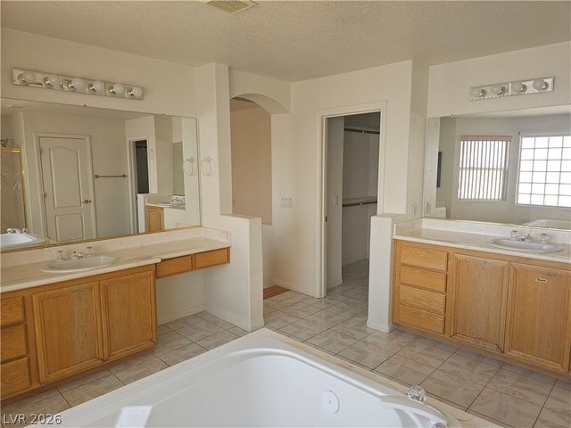 8075 Lapis Harbor Avenue, Las Vegas, NV 89117