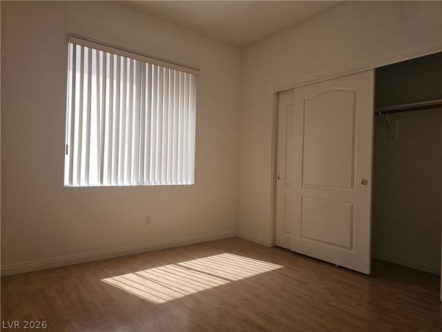 8075 Lapis Harbor Avenue, Las Vegas, NV 89117