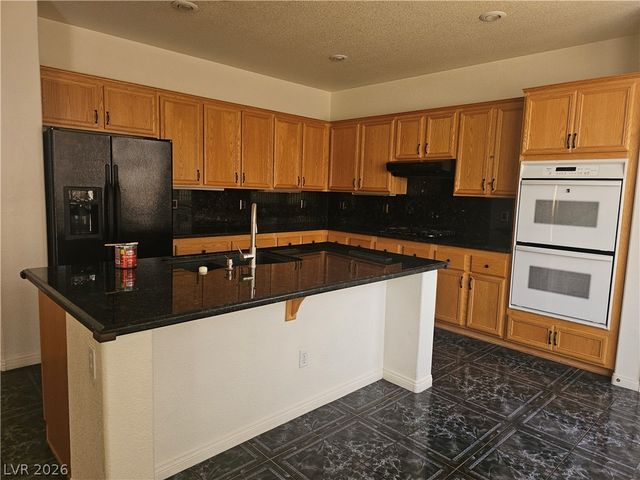 8075 Lapis Harbor Avenue, Las Vegas, NV 89117