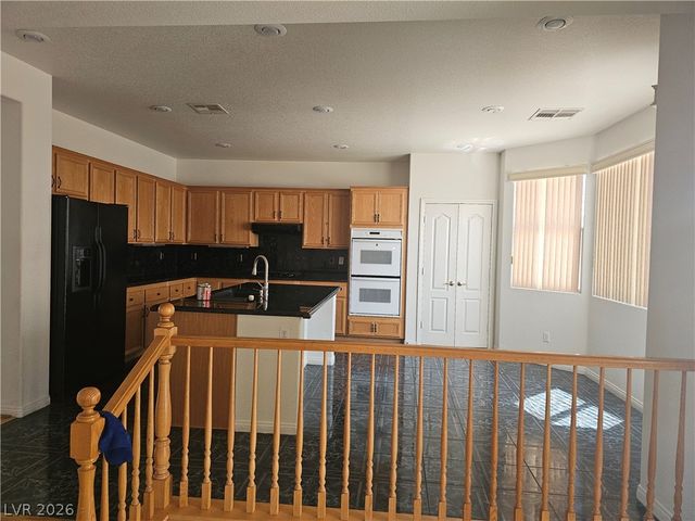 8075 Lapis Harbor Avenue, Las Vegas, NV 89117