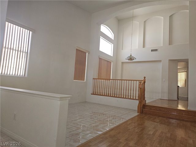 8075 Lapis Harbor Avenue, Las Vegas, NV 89117