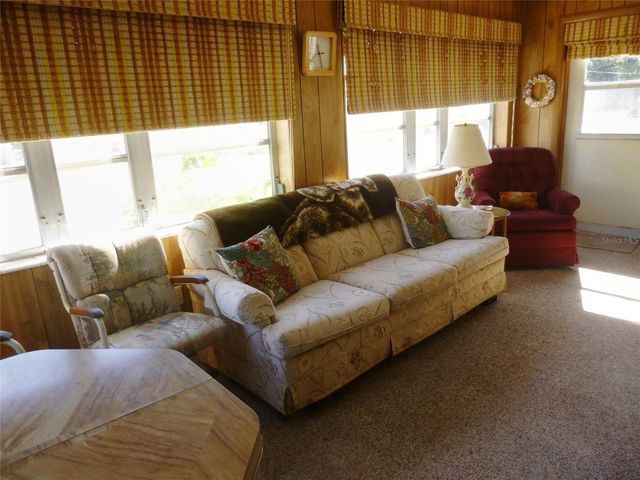 307 STANLEY AVENUE, Frostproof, FL 33843