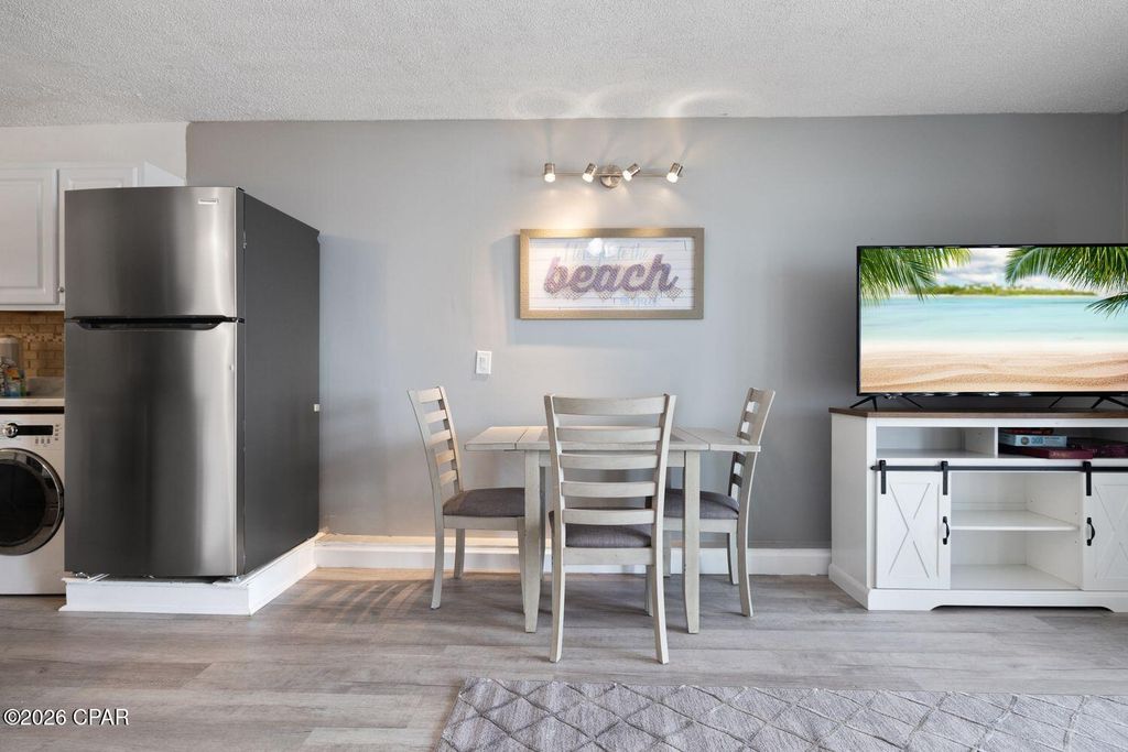Image 6 of property listing at 8743 Thomas Drive 523, Panama City Beach, FL 32408