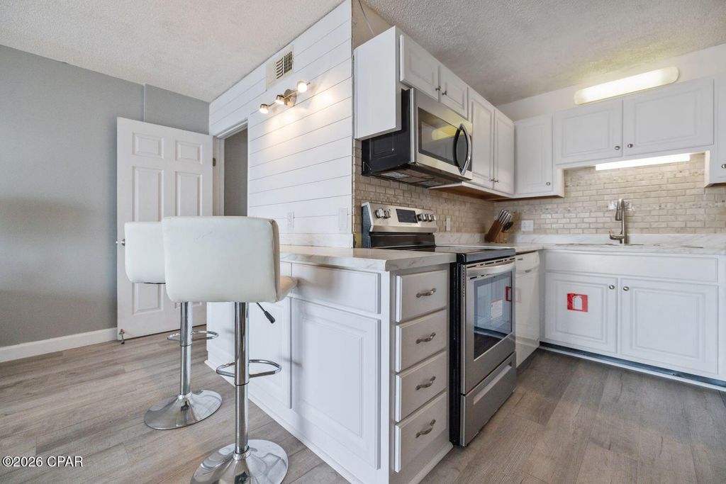Image 8 of property listing at 8743 Thomas Drive 523, Panama City Beach, FL 32408