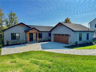 121 Hillview Rd, Jefferson Hills, PA 15025