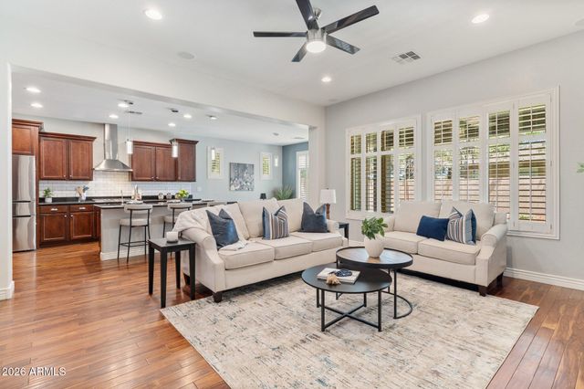 3822 E COMSTOCK Drive, Gilbert, AZ 85296