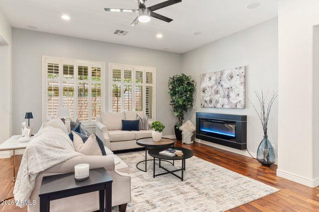 3822 E COMSTOCK Drive, Gilbert, AZ 85296