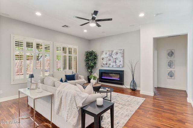 3822 E COMSTOCK Drive, Gilbert, AZ 85296
