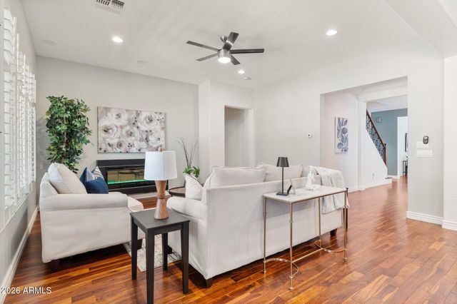 3822 E COMSTOCK Drive, Gilbert, AZ 85296