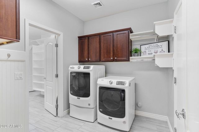3822 E COMSTOCK Drive, Gilbert, AZ 85296