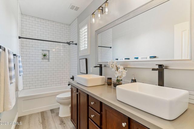 3822 E COMSTOCK Drive, Gilbert, AZ 85296