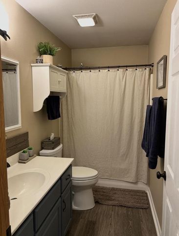608 Fairfield WAY, Waukesha, WI 53188