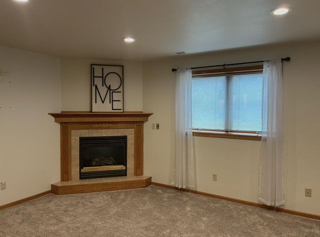 608 Fairfield WAY, Waukesha, WI 53188
