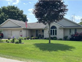 608 Fairfield WAY, Waukesha, WI 53188