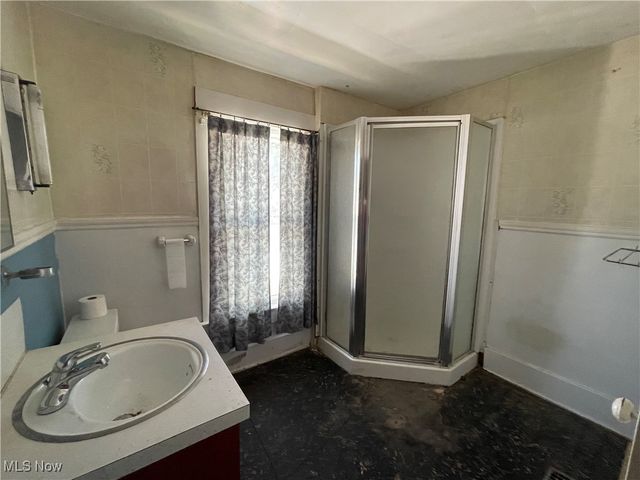 110 Oakwood Street, Ravenna, OH 44266