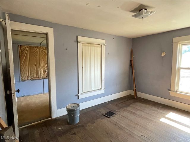 110 Oakwood Street, Ravenna, OH 44266