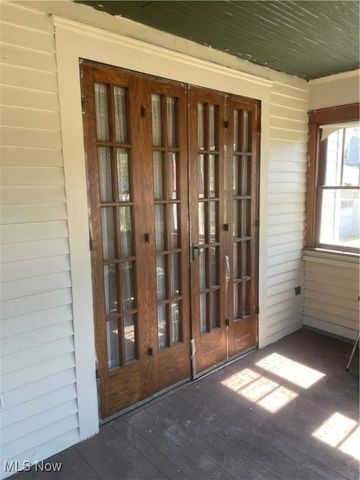 110 Oakwood Street, Ravenna, OH 44266