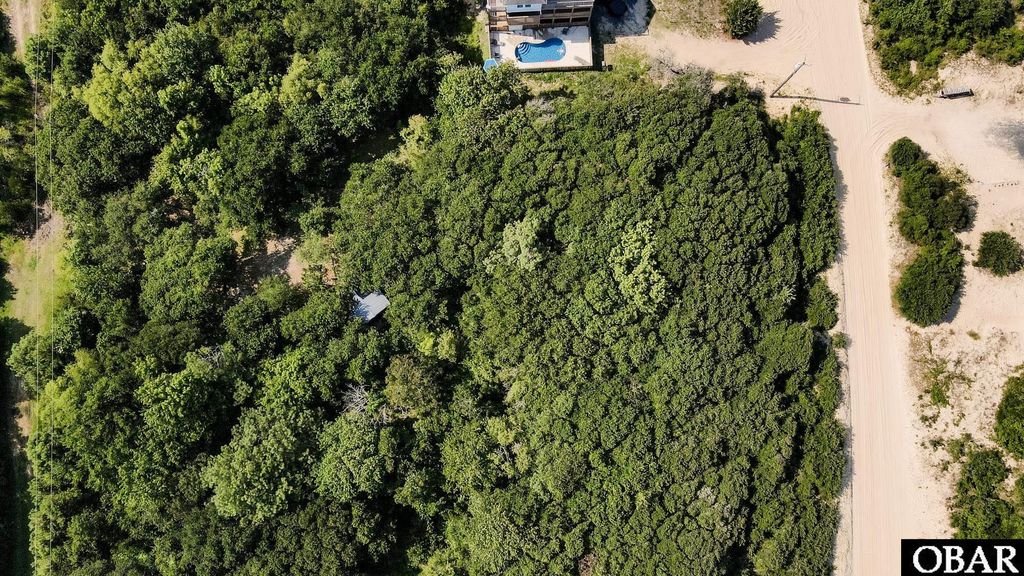 Image 9 of property listing at 2060 Sandpiper Road Lot #183, Corolla, NC 27949
