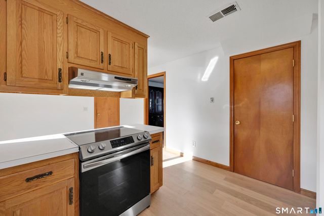 144 Lexington Road, Glastonbury, CT 06033