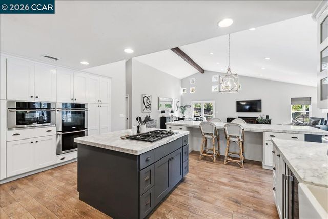 10 Donna Ln, Danville, CA 94526