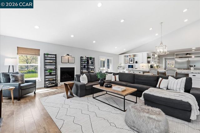 10 Donna Ln, Danville, CA 94526