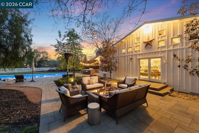 10 Donna Ln, Danville, CA 94526