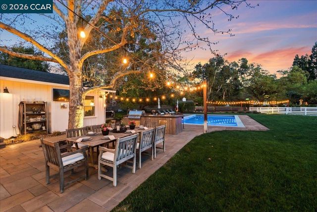 10 Donna Ln, Danville, CA 94526