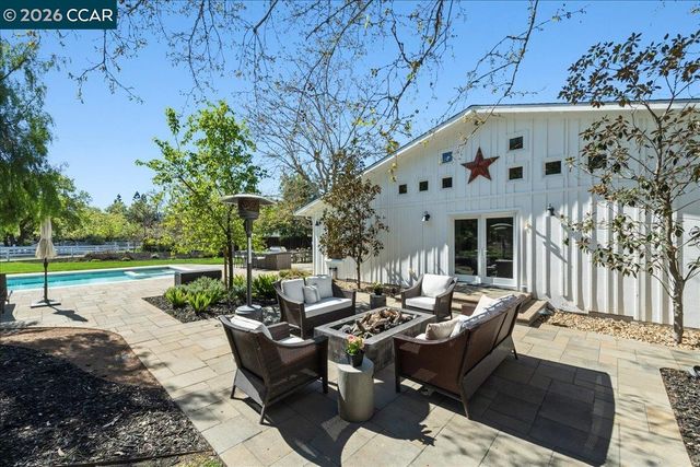 10 Donna Ln, Danville, CA 94526