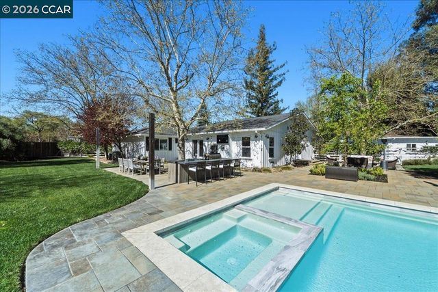 10 Donna Ln, Danville, CA 94526