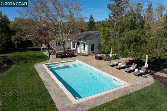 10 Donna Ln, Danville, CA 94526