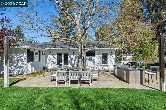 10 Donna Ln, Danville, CA 94526