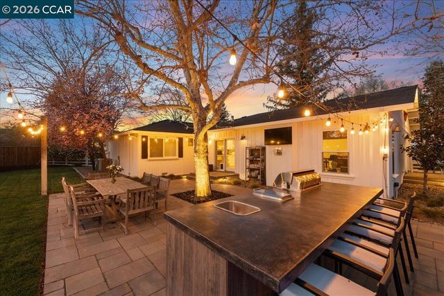 10 Donna Ln, Danville, CA 94526