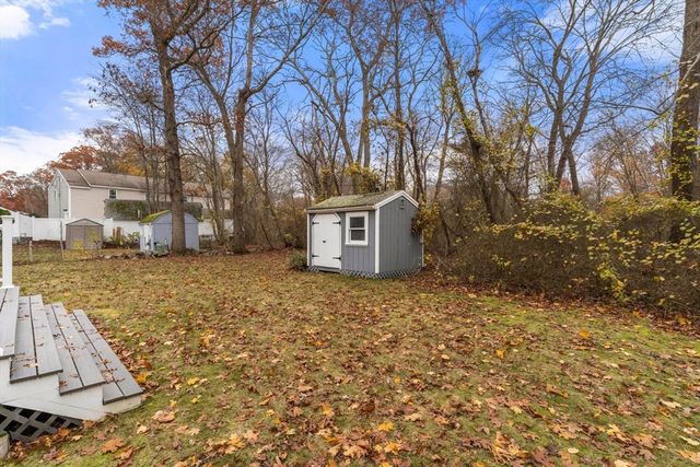 44 Dawes Rd, Brockton, MA 02301