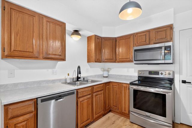 305 N Missouri Avenue, Nixa, MO 65714
