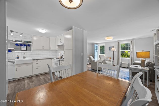 207 Battleground Avenue, New Bern, NC 28560