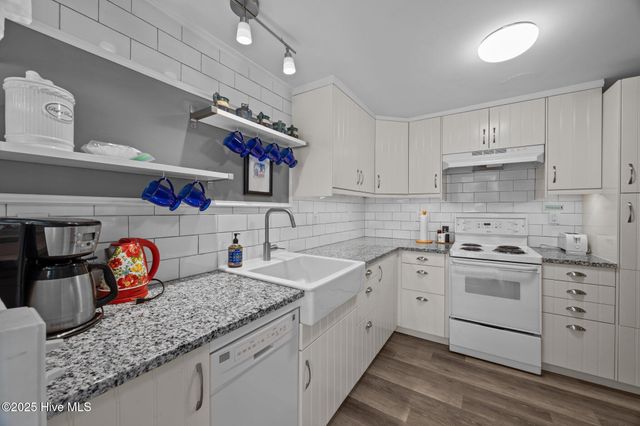 207 Battleground Avenue, New Bern, NC 28560