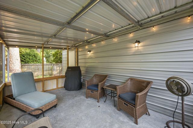 207 Battleground Avenue, New Bern, NC 28560