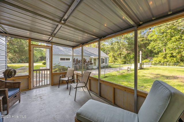 207 Battleground Avenue, New Bern, NC 28560