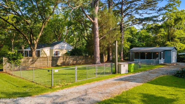 207 Battleground Avenue, New Bern, NC 28560